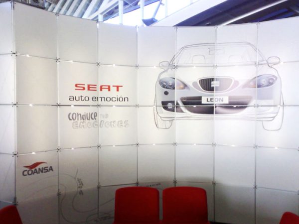 Click Comunicación stand at a trade fair