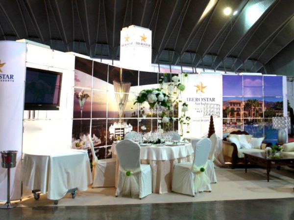 Click Comunicación stand at a trade fair